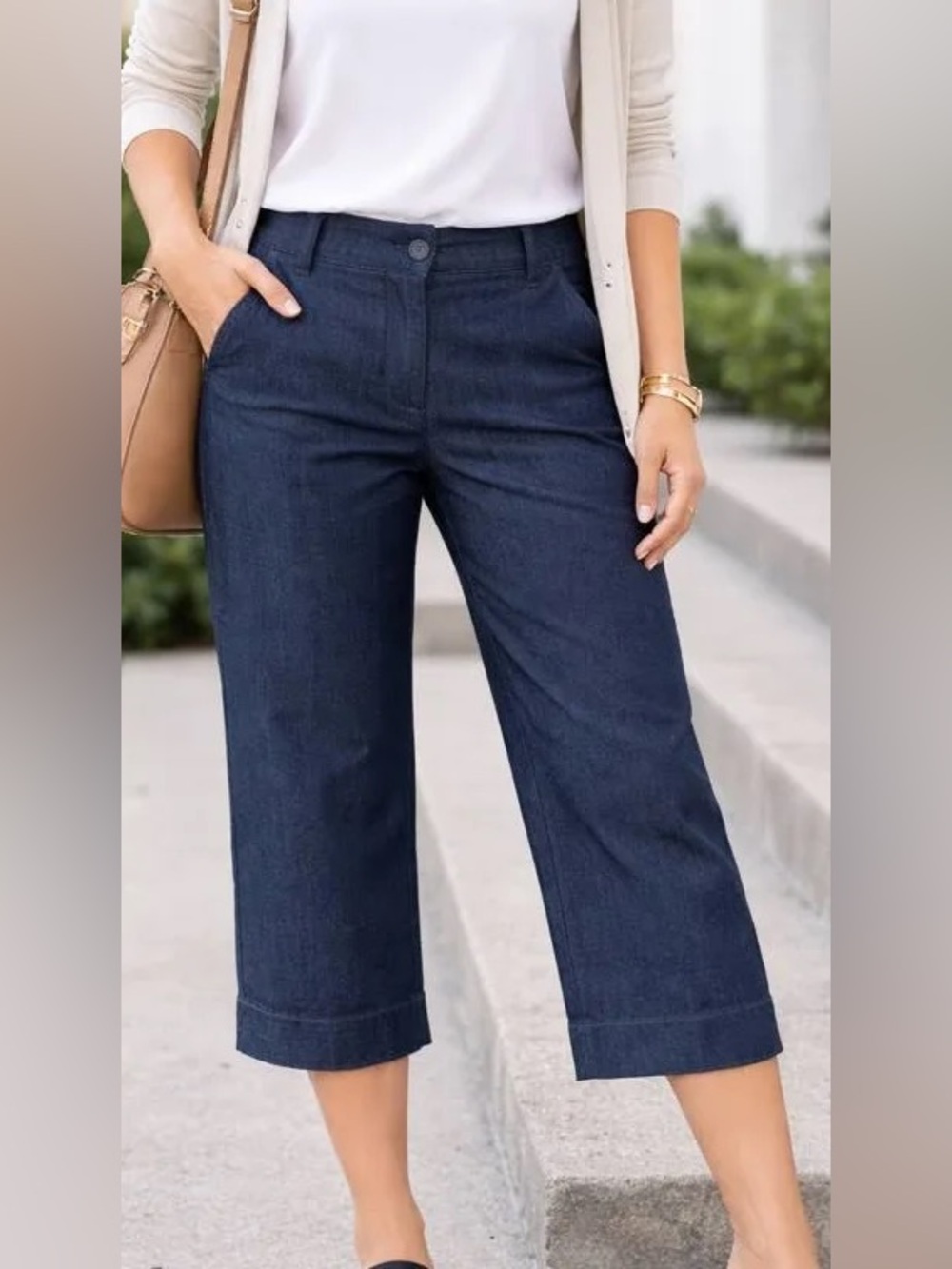 Ann Taylor Ankle Jeans • Cropped Fit, Bootcut 6P Crop Jeans • Dark Wash Petite